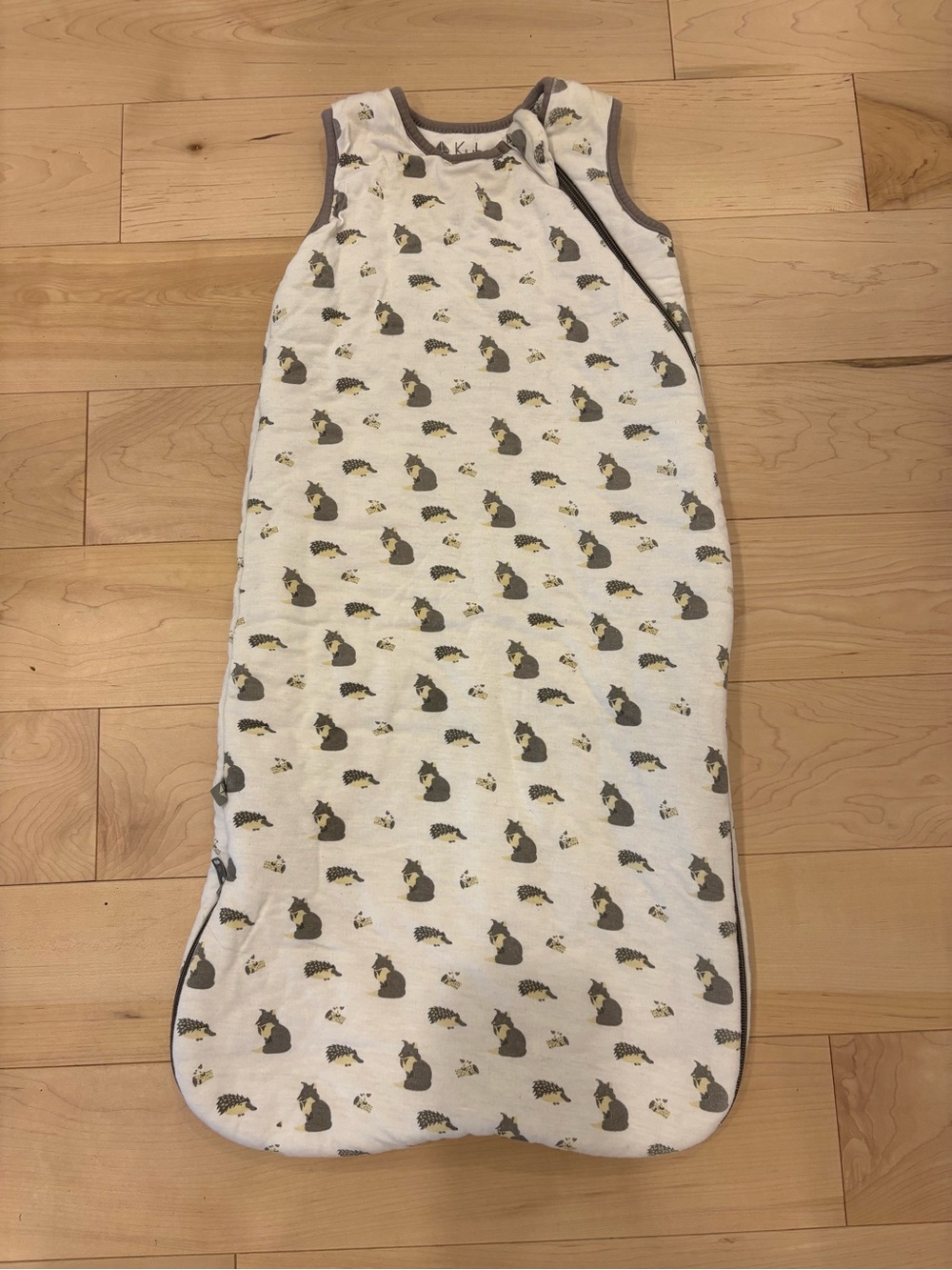 Kyte BABY White Sleep Sack with wolf / hedgehog print